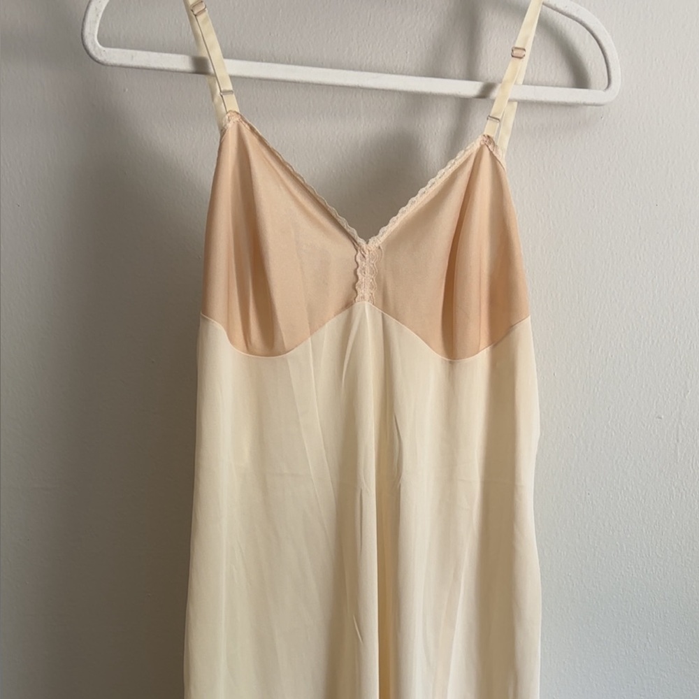 Vanity Fair Cream and Peach Lingerie